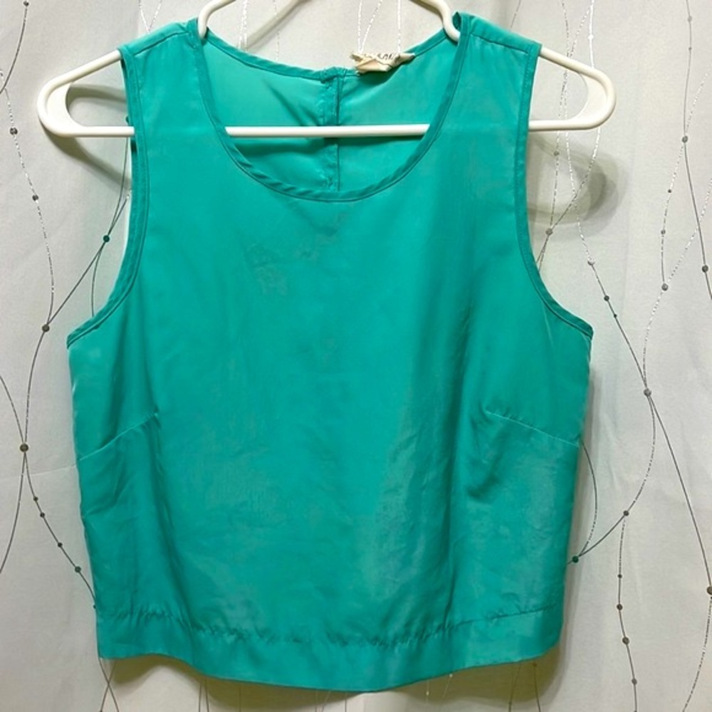 EUC LA Hearts | teal tulip hem cropped tank top with scoop neck, buttons